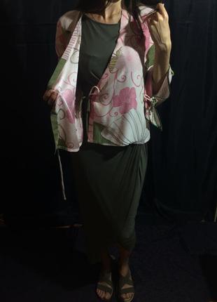 Блуза с запахом с цветочным принтом из натурального шёлка1 фото