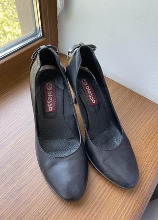 Кожаные чёрные туфли/лодочки с бантиком blesso2 фото