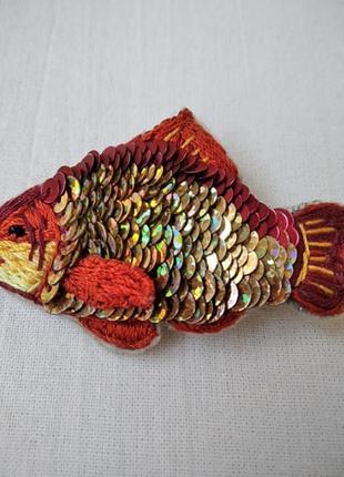 Вишита брош ручної роботи "золота рибка"7 фото