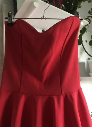 Красное платье с пышной юбкой и бюстье5 фото