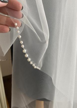 Весільна фата з перловою облямівкою пунктиром.