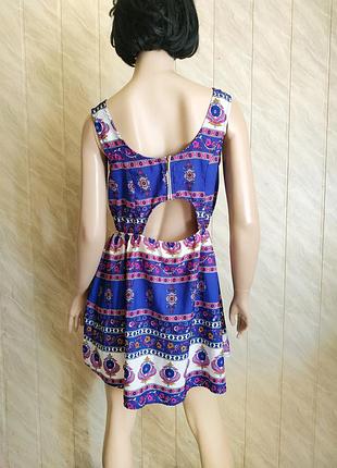 Симпатичное тонкое платье с интересной спинкой от atmosphere