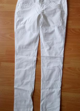 Белые джинсы1 фото