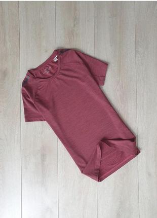 Легка футболка