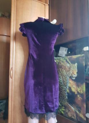 Платье с украшением  фиолетового  цвета4 фото