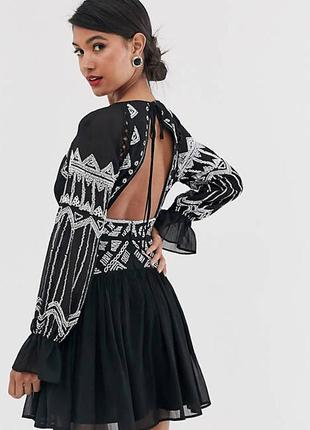 Роскошное платье asos design с контрастной вышивкой и открытой спинкой!