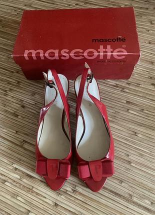 Босоніжки mascotte