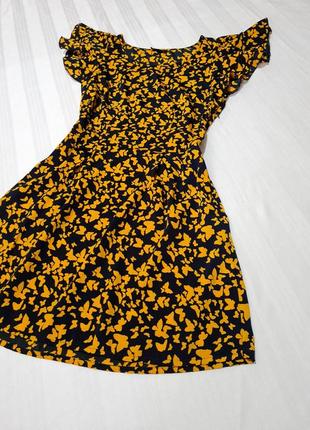 Платье vero moda с воланами стильное размер с2 фото