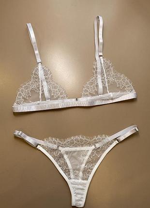 Нежный кружевной белый комплект бюстгальтер бралетт+ трусики