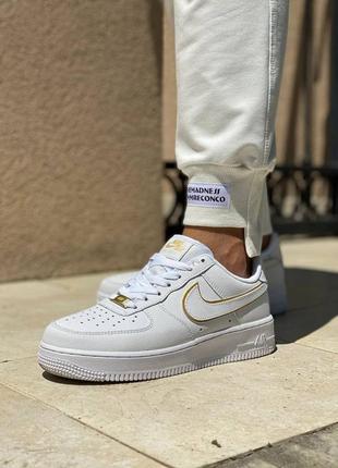 Женские кроссовки nike air force 1 07 essential white gold