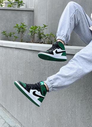 Женские кроссовки nike air jordan 1 retro black/green