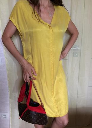 Жёлтое платье натуральное прямого кроя7 фото