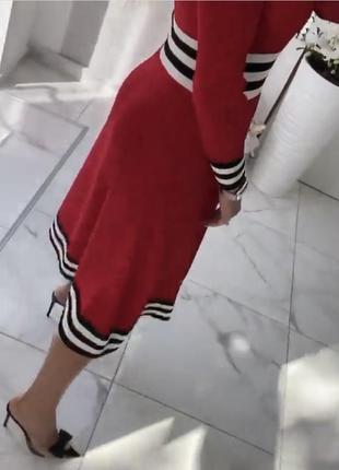 Красное платье