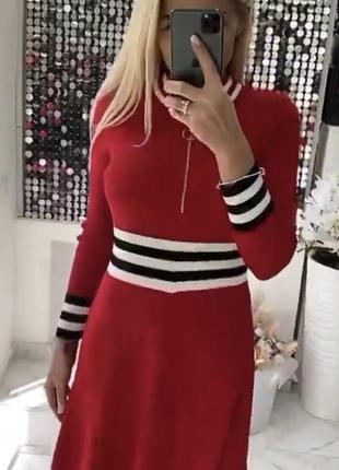 Красное платье