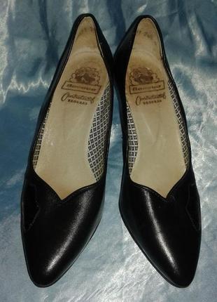 Стильные из натуральной кожи туфли - лодочки черного цвета , размер 24,5.2 фото
