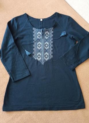 Класна футболка - вишиванка