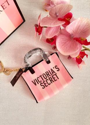 Брелок victoria's secret