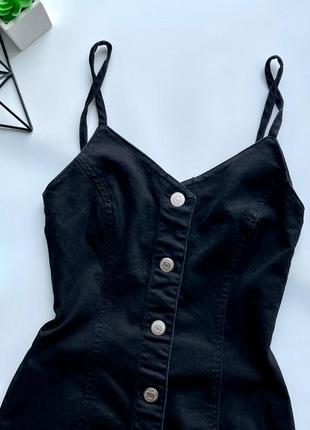 👗чёрное облегающее платье миди джинс/чёрное джинсовое платье с пуговицами на тонких бретельках👗7 фото