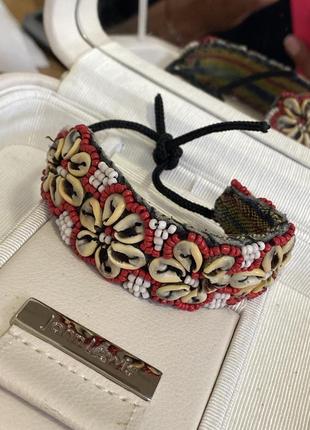 Эффектный браслет из бисера ракушек красный hand made