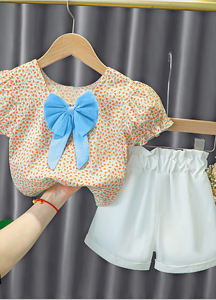 Ошатний літній костюм на дівчинку