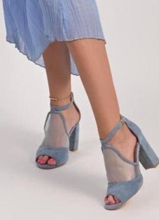 Шикарные босоножки