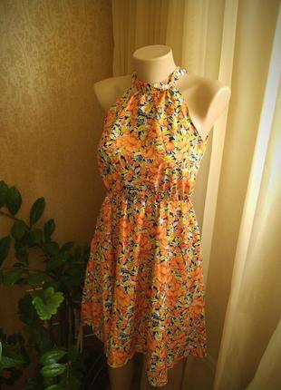 Женское оранжевое платье цветочный принт