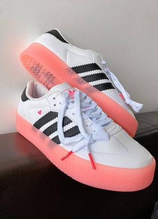 Жіночі кросівки adidas sambarose білі з рожевою підошвою