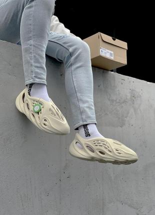Тапки мужские адидас adidas yeezy foam rnnr sand