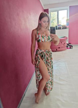 Купальник + юбка пляжная. купальник с тропическим принтом.6 фото