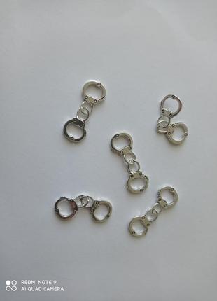 Аксессуары для кукол игрушечные наручники. 3