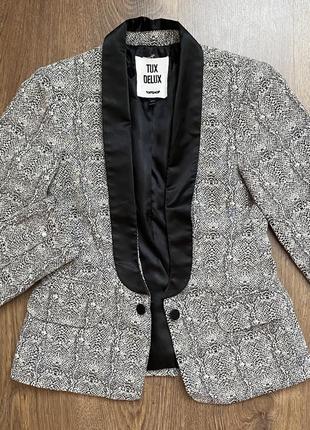 Красивый пиджак от top shop