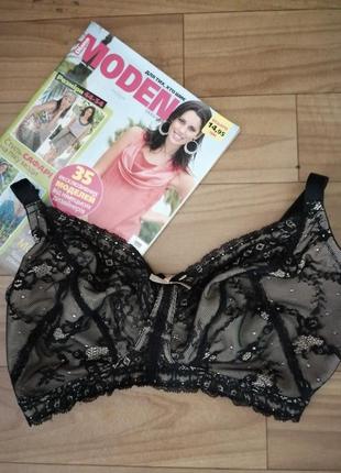 Бюстгальтер дорогого бренду на велику груди.