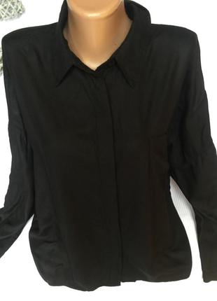 Стильная базовая чёрная рубашка, свободный крой