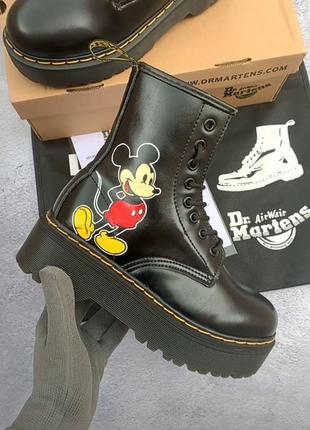Чёрные кастомные ботинки мартинс микки маус на массивной платформе dr.martens jadon black mickey mouse custom