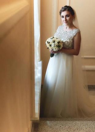 Свадебное платье со  шлейфом2 фото