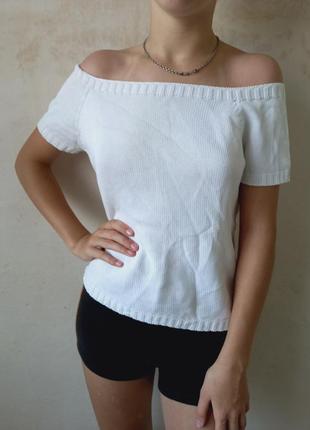 Белая кофта