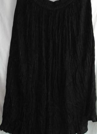 Гарна чорна спідниця