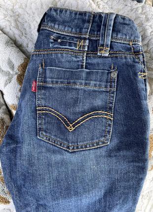 Levi’s джинсы, 25 р