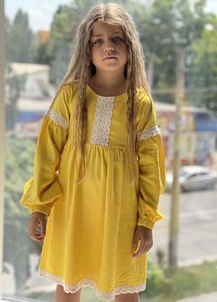 Лляна сукня з мереживом і зав’язками ззаду бантик