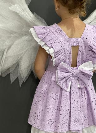 Лавандова сукня з бантиком ззаду прошва