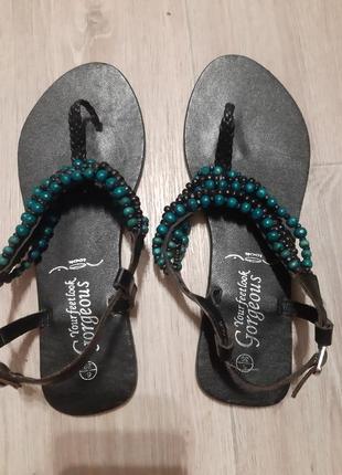 Босоніжки 39 р