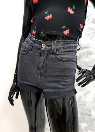 Чёрные джинсовые шорты version jeans