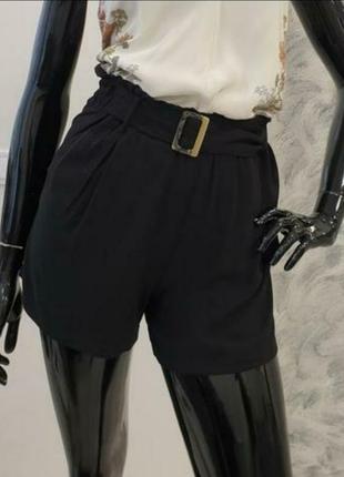 Чёрные лёгкие шорты с поясом