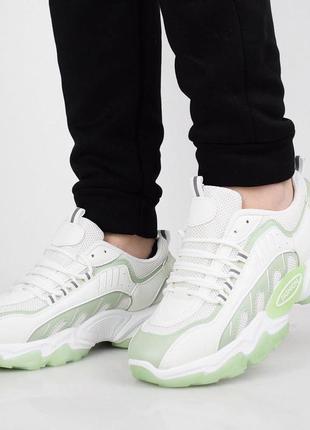 Стильні білі кросівки на платформі товстій підошві масивні модні кроси зелені