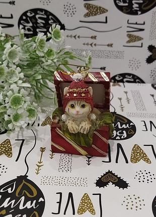 Статуетка кішечка в шкатулці