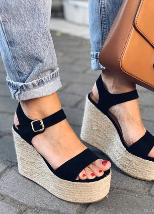 Босоніжки на плетеній танкетці 25 cm