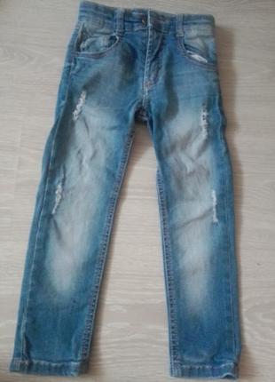 Стильные джинсы летние