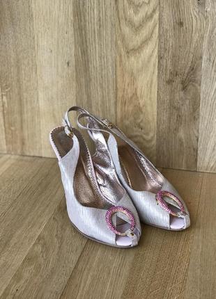 Босоножки нарядные итальянские кожа розовый на р 36.5