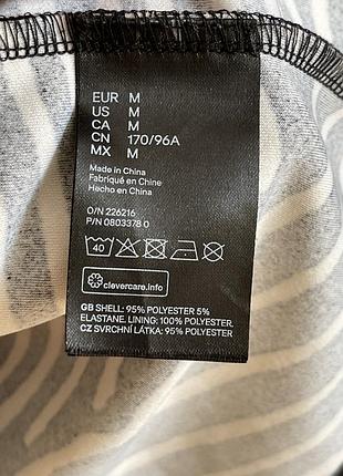 Короткое приталенное платье от h&m 6