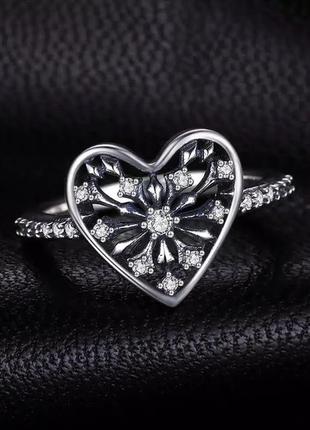 Серебряное кольцо "снежное сердце"